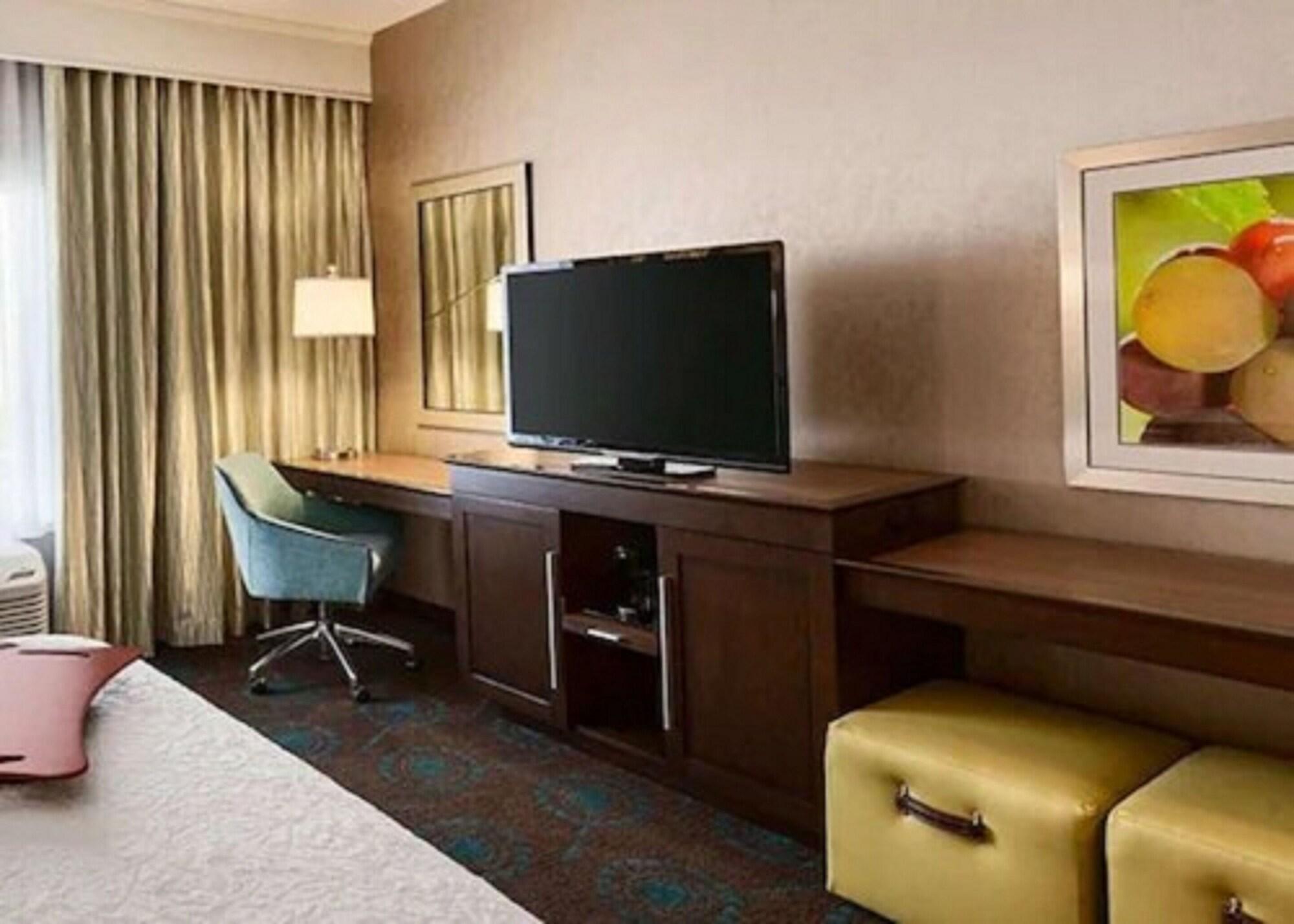Hampton Inn & Suites Portland/Hillsboro-Evergreen Park Exteriör bild