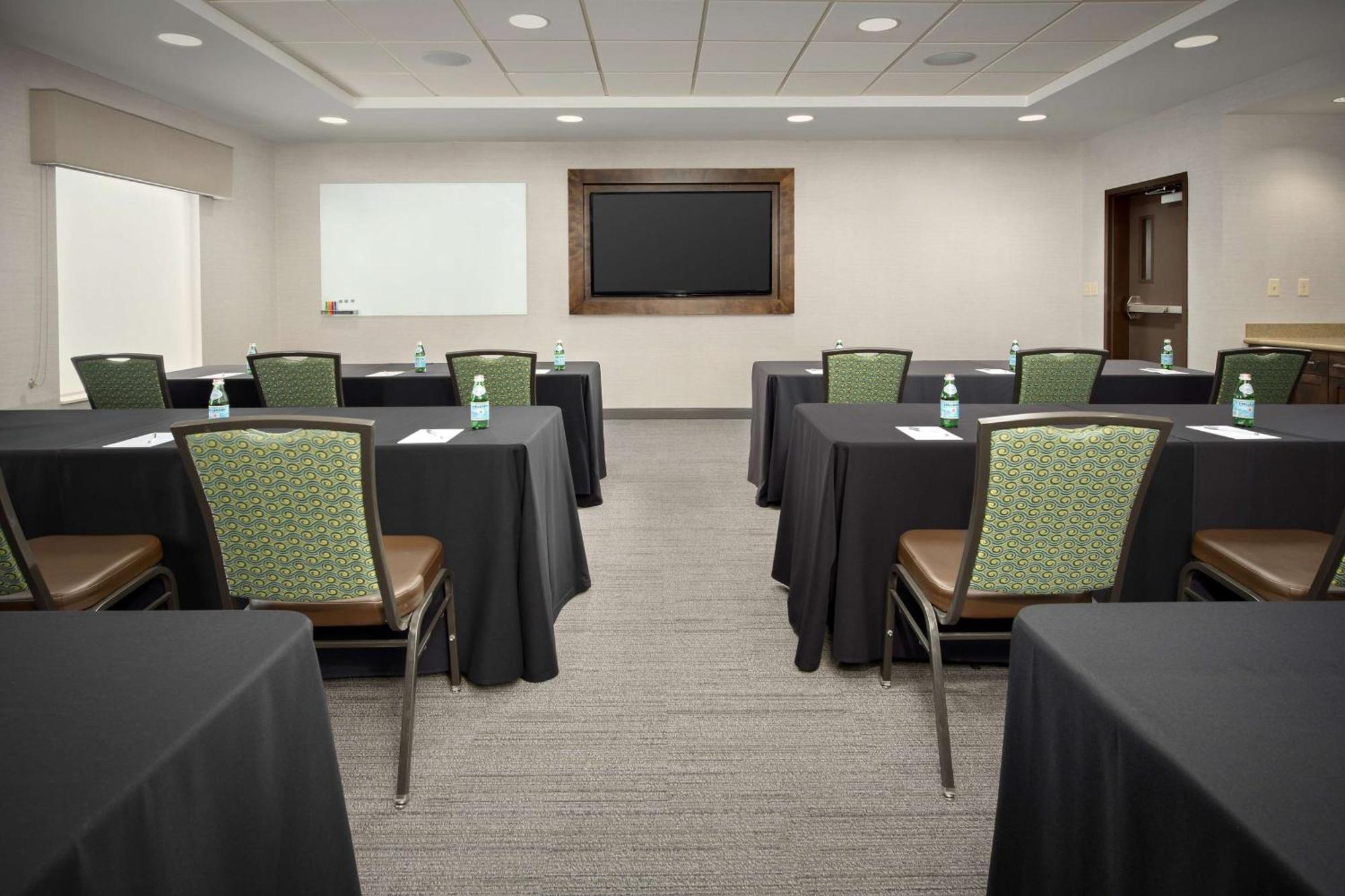 Hampton Inn & Suites Portland/Hillsboro-Evergreen Park Exteriör bild